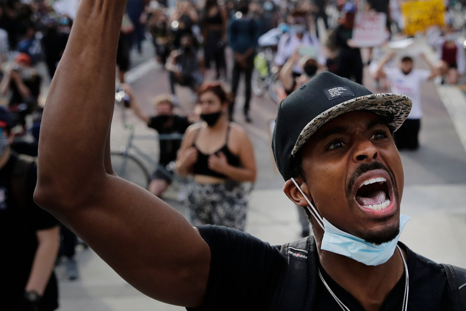 Rassisten geben sich als Antifa aus und stacheln zu Gewalttaten an