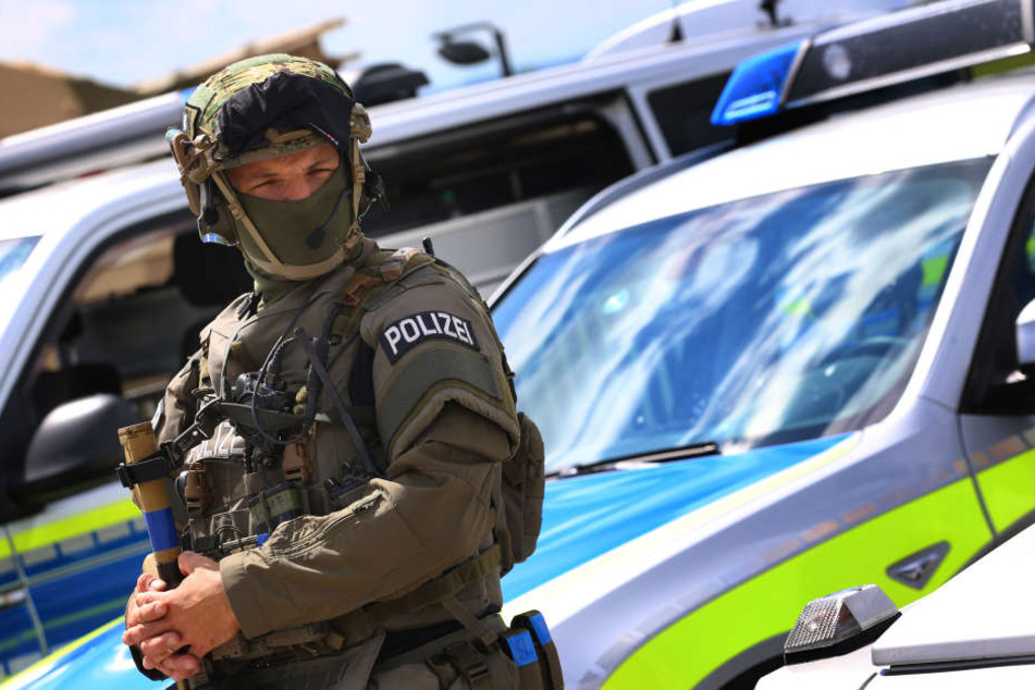Der Räuber wurde mit einem internationalen Haftbefehl gesucht. (Symbolbild)