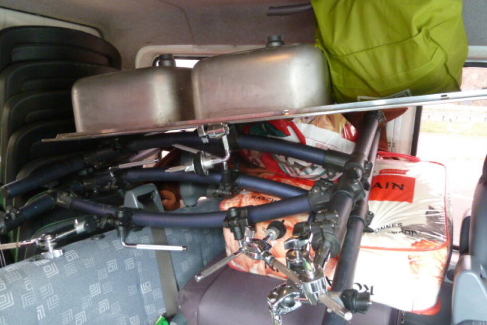 Im Bus erwartete die Beamten ein einziges Chaos.