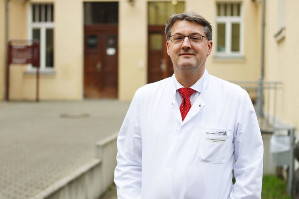 Prof. Dr. med. Christoph Lübbert, Chefarzt der Isolierstation im Krankenhaus St. Georg.