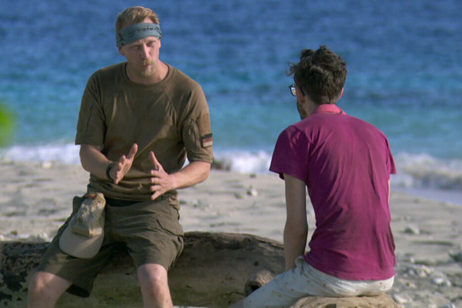 So Björn und Stefan, jetzt müsst ihr euch entscheiden. Wer soll die Insel als nächstes verlassen.