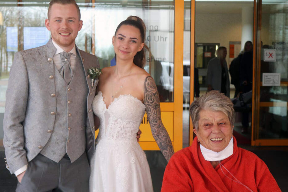 Nadine (22) und Ludwig (24) aus Burgkirchen wollten im Beisein von Oma Inge (76) heiraten.
