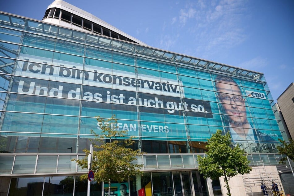 Berlin: Neues Wahlplakat der CDU: SPD-Kultsatz bekommt eine konservative Wendung