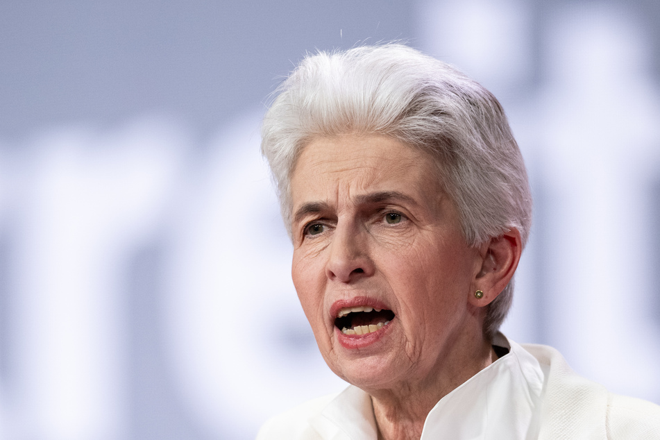 Marie-Agnes Strack-Zimmermann (66, FDP) muss sich immer wieder gegen Beleidigungen und Drohungen zur Wehr setzen.