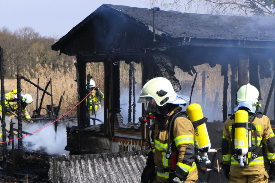 Verheerender Brand auf sächsischem Campingplatz: Zwei Schwerverletzte