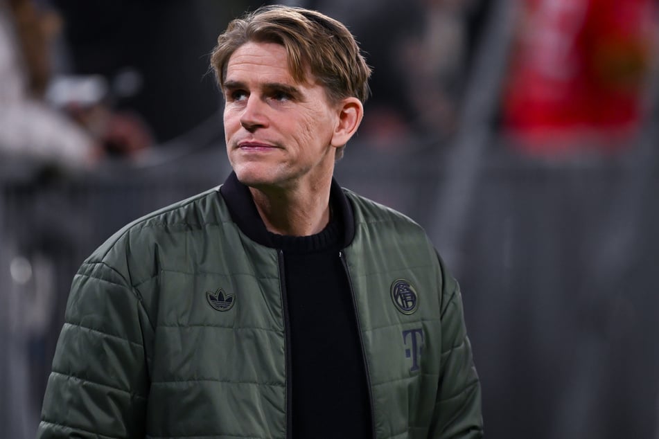 FCB-Sportdirektor Christoph Freund (48) gibt sich weiter zuversichtlich, dass die angestrebte Vertragsverlängerung mit Dayot Upamecano gelingt.