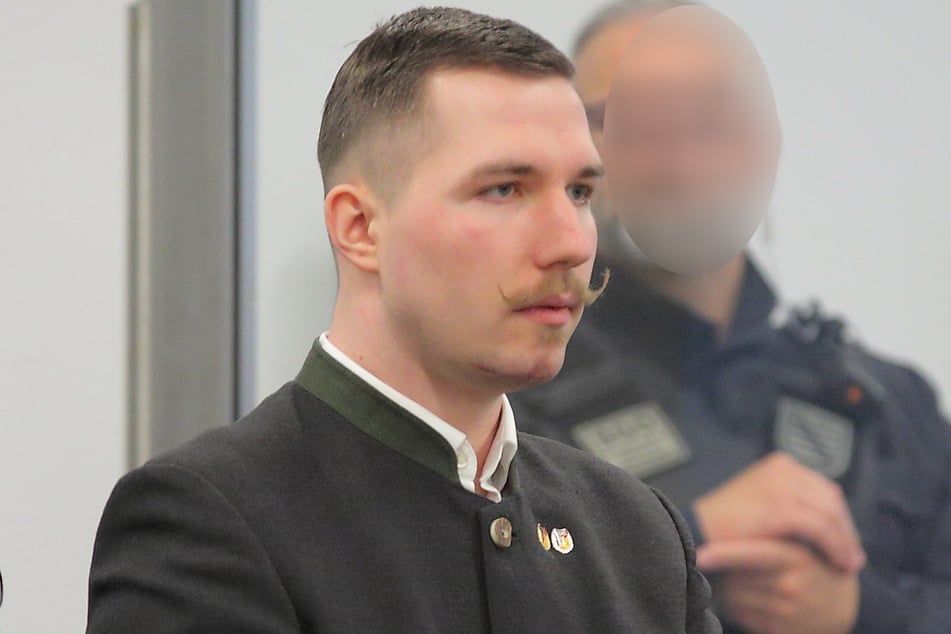 Der AfD-Politker Kurt Hättasch (26) kam Spezialkräften mit einer Waffe entgegen und wurde angeschossen.