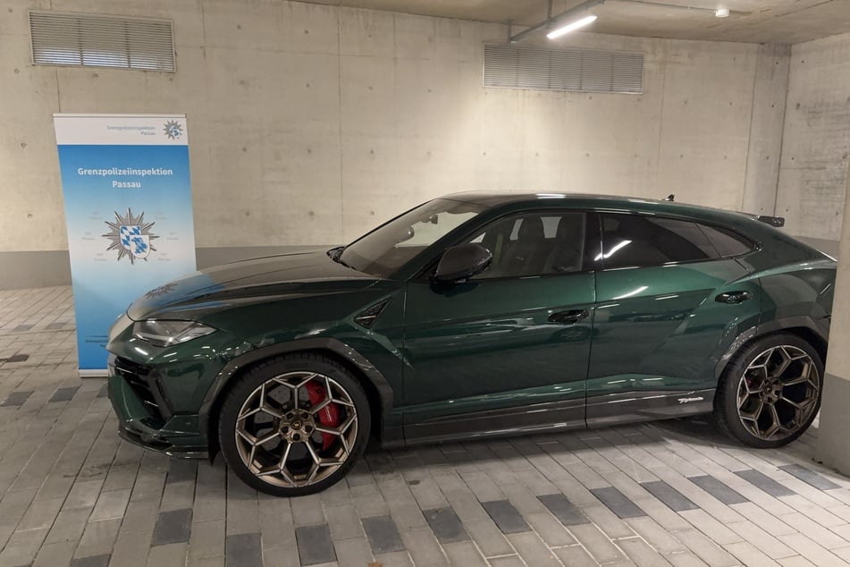 Der Lamborghini wurde an der A3 wegen des Verdachts der Geldwäsche sichergestellt.