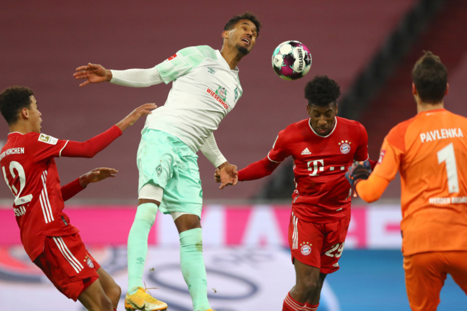 Kingsley Coman (2.v.r.) nickt zum Ausgleich ein.