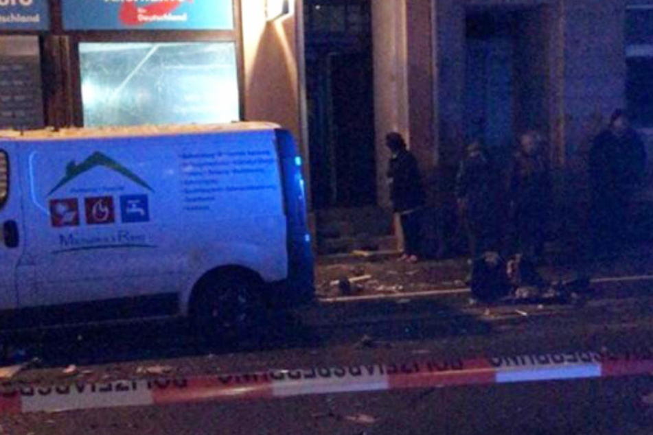 Vor dem AfD-Büro in Döbeln ist es am Donnerstag zu einer Explosion gekommen.