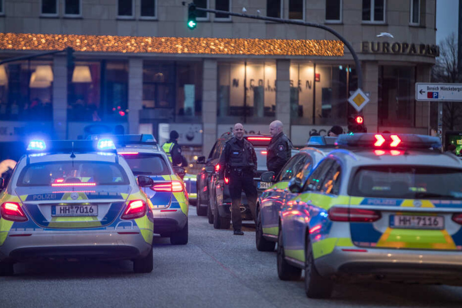 Grosseinsatz Hamburger Polizei Stoppt Hochzeitskorso Mitten In Der Stadt Tag24