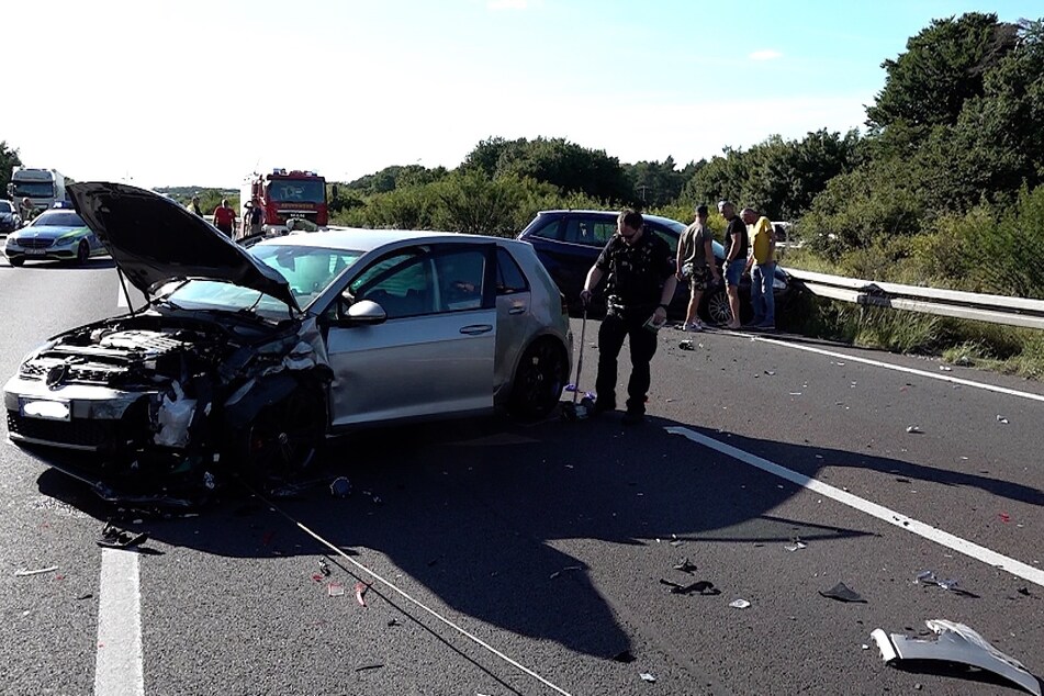 An den betroffenen Autos entstand Totalschaden.