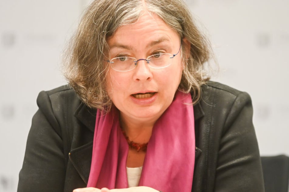 Umweltbürgermeisterin Eva Jähnigen (53, Grüne) vertritt die knallharte Rechtsauffassung der Stadt.