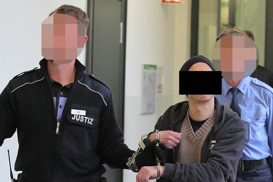 Der falsche Pfarrer Steffen T. (51) muss mal wieder in den Knast