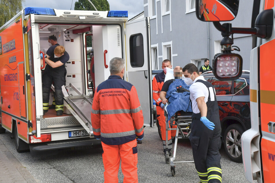 Der Rettungsdienst brachte den Verletzten in ein Krankenhaus.