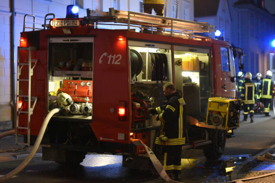 Die Feuerwehr war mit zahlreichen Helfern vor Ort.