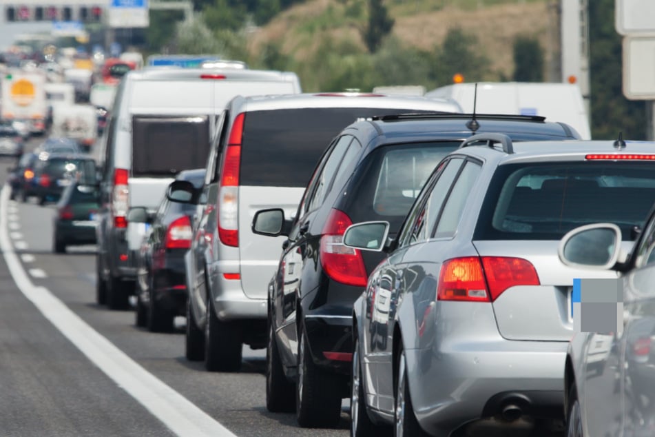 Auf der A72 bei Zwickau sorgt derzeit eine Ölspur für Stau. (Symbolbild)