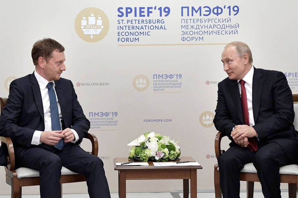 Das Treffen von Ministerpräsident Kretschmer (l.) mit Wladimir Putin Anfang Juni hatte für große Aufregung gesorgt.