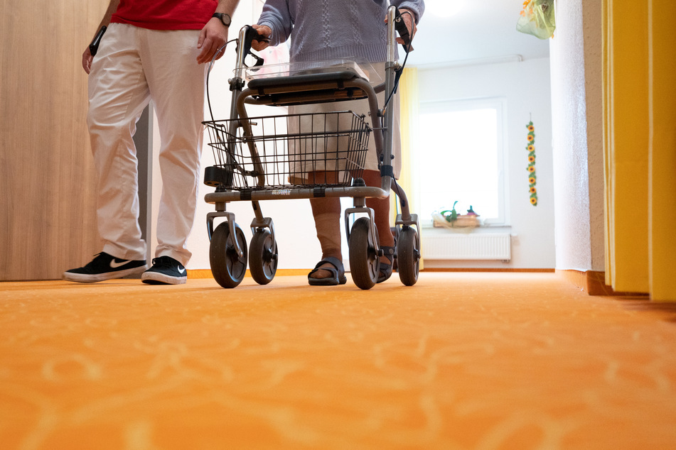 Mit den neuen Corona-Regeln müssen die Alten- und Pflegeheime erstmal auskommen. (Symbolfoto)