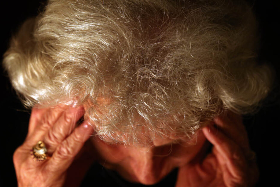 In den nächsten Jahren könnten allein in Bayern bereits mehr als 300.000 Menschen von Demenz betroffen sein. (Symbolbild)