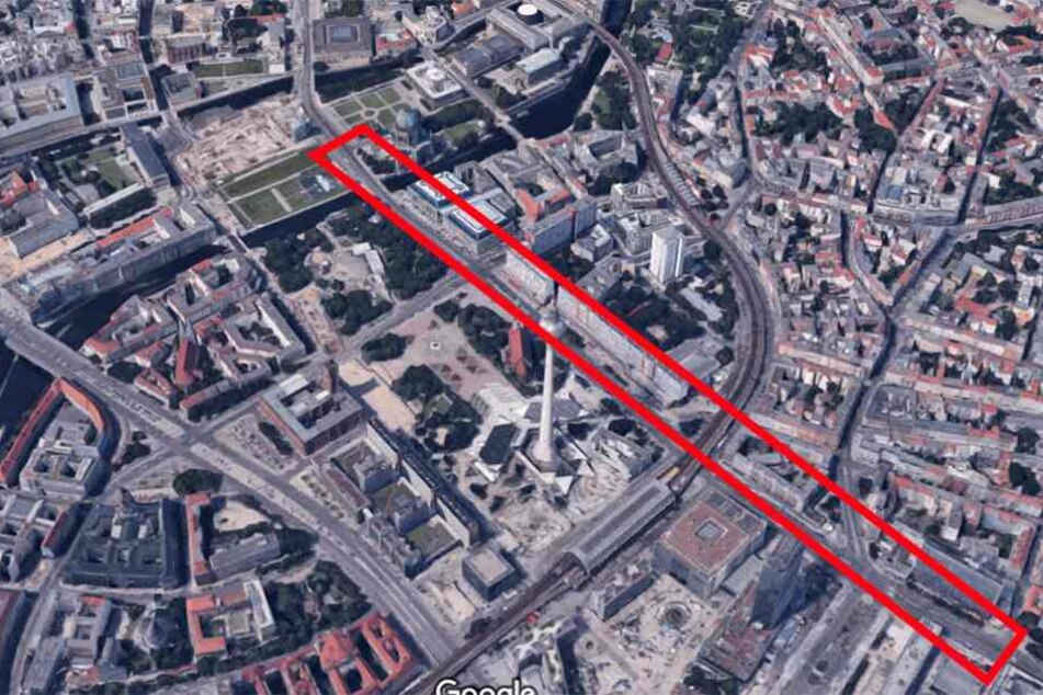 Die Karl-Liebknecht-Straße erstreckt sich vom Berliner Dom rund um den Alexanderplatz.