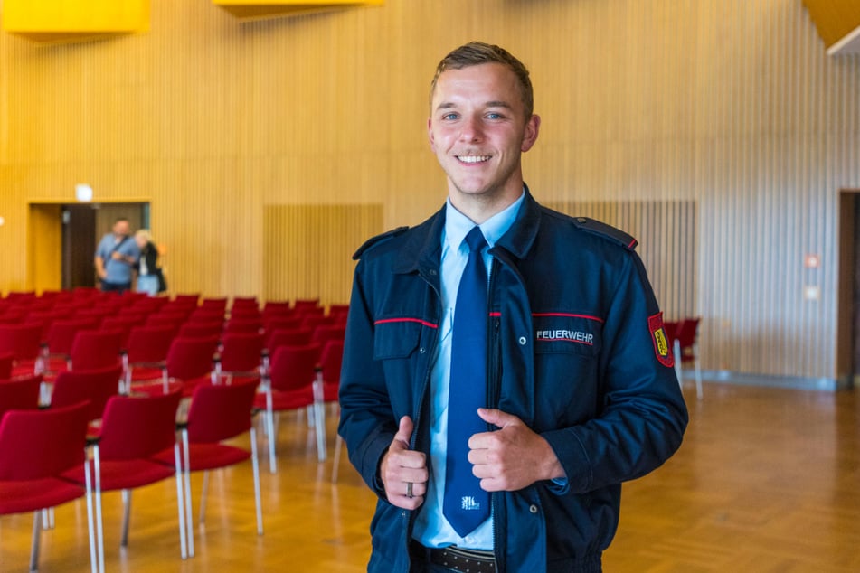 Lutz Jänsch (24) kann es kaum abwarten, endlich bei der Feuerwehr durchzustarten.