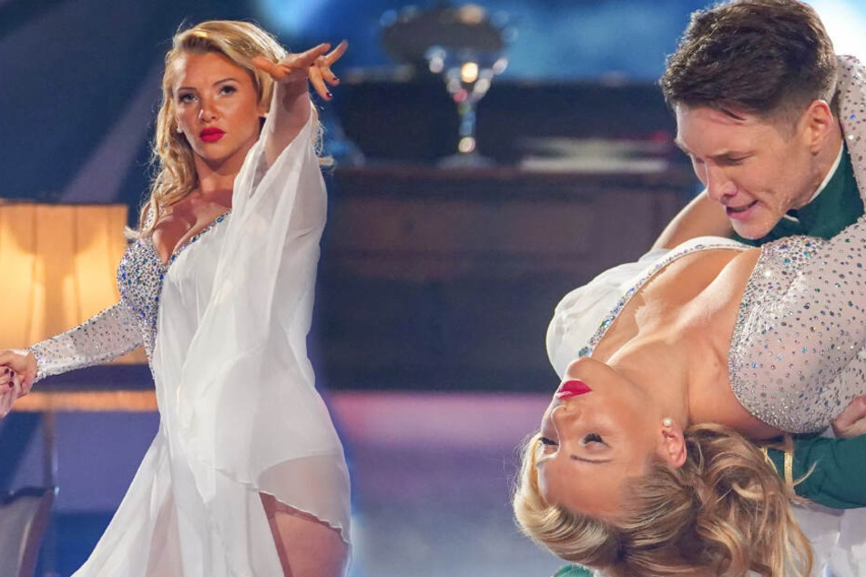 Evelyn Burdecki und ihr Tanzpartner: "Wir schweben auf Wolke 7"