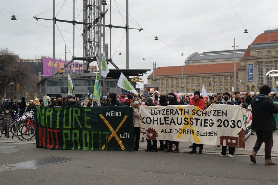 Leipzig: Mehrere Tausend Teilnehmer: Protest in Leipzig gegen Räumung von Lützerath