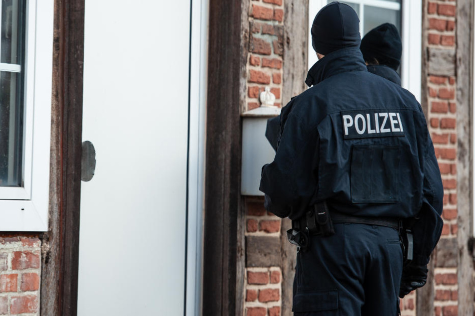 Die Polizei konnte die Adresse des Mannes herausfinden - mit Folgen. (Symbolbild)