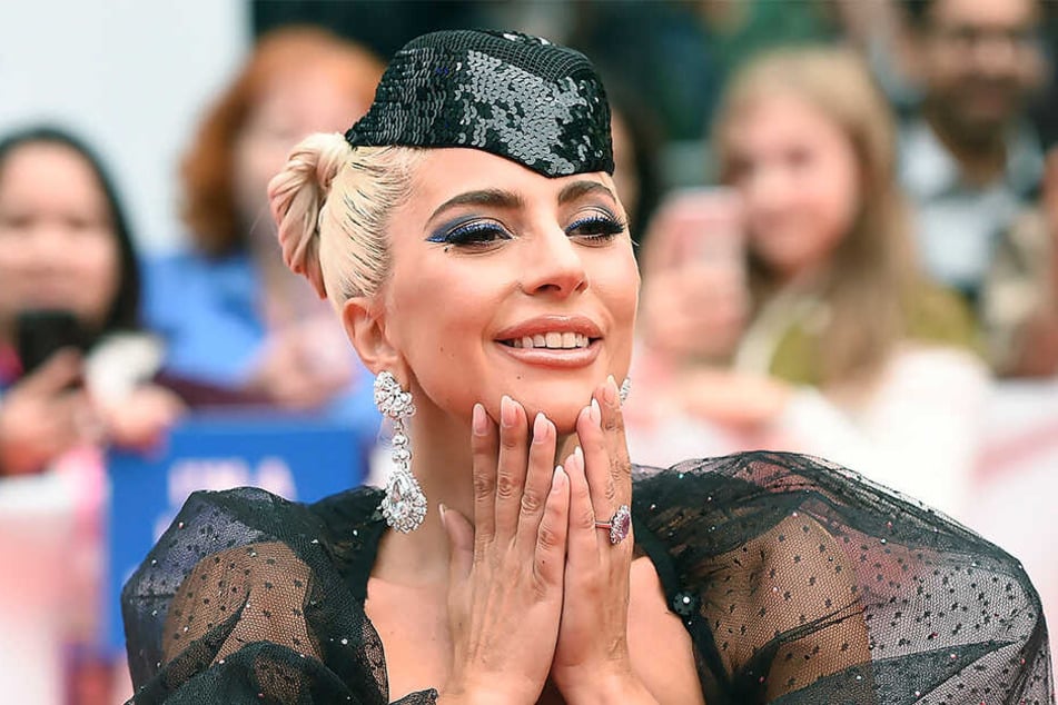 Ist Lady Gaga in ihren Filmpartner verliebt?