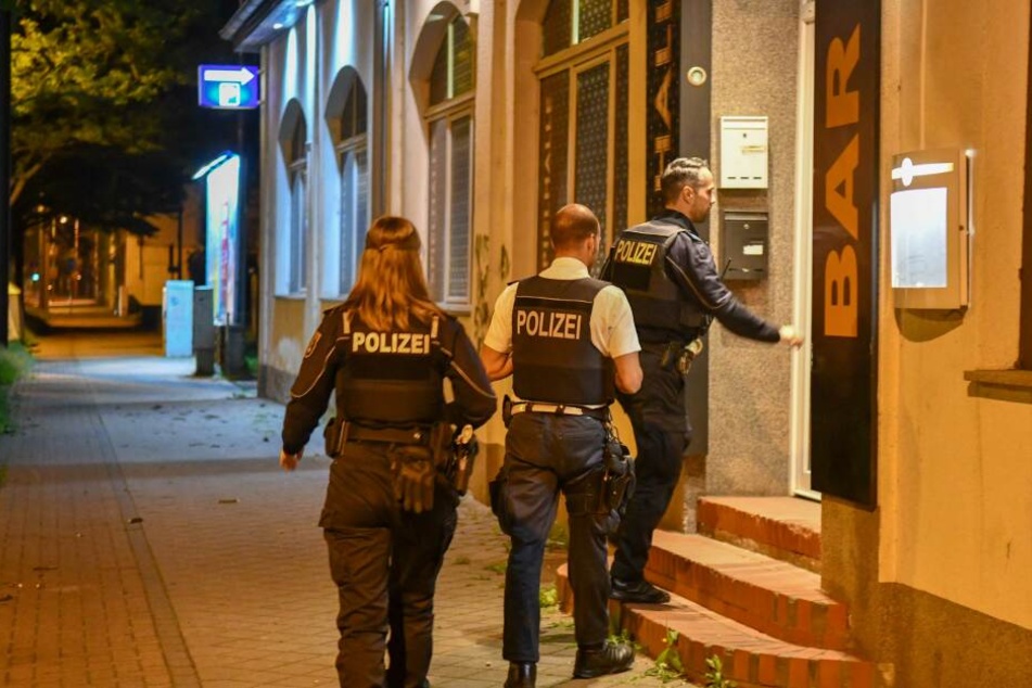 Die beiden Täter (20, 30) wurden kurz darauf geschnappt.