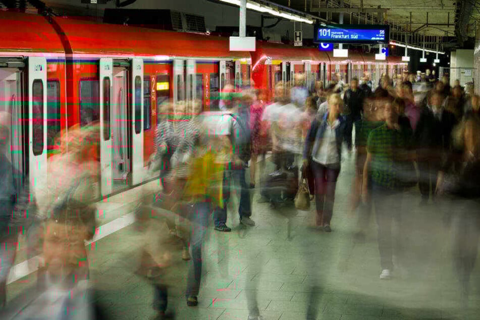 Bis voraussichtlich Sonntag müssen die Bahnfahrer in Frankfurt und Offenbach auf einigen S-Bahn-Linien mit Einschränkungen rechnen.
