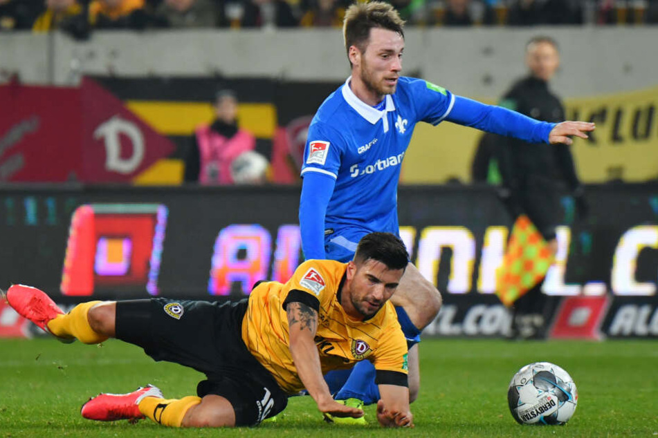 Ausgerutscht! Marco Terrazzino sah man in den ersten 45 Minuten gleich mehrfach am Boden.