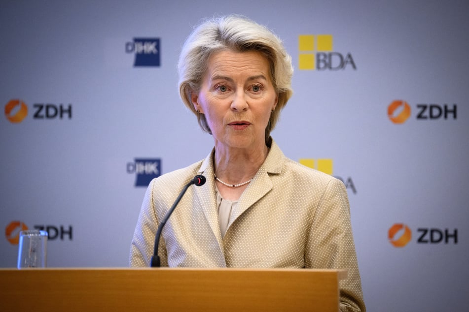 EU-Kommissionspräsidentin von der Leyen will Israels Kurs mit gezielten Sanktionen ändern. Sie wirbt für die von ihrer Behörde vorgeschlagenen Strafmaßnahmen.