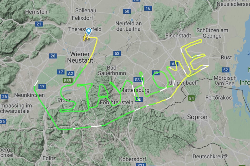 "STAY HOME" schrieb ein Pilot mit seiner Flugroute.