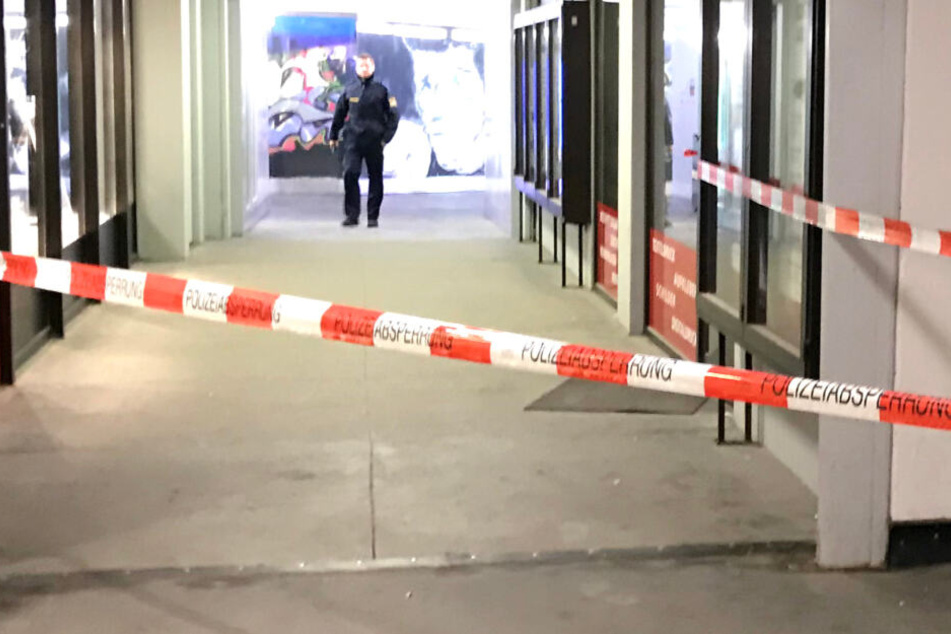 Die Polizei konnte das schwer verletzte Opfer des Angriffs retten. (Symbolbild)