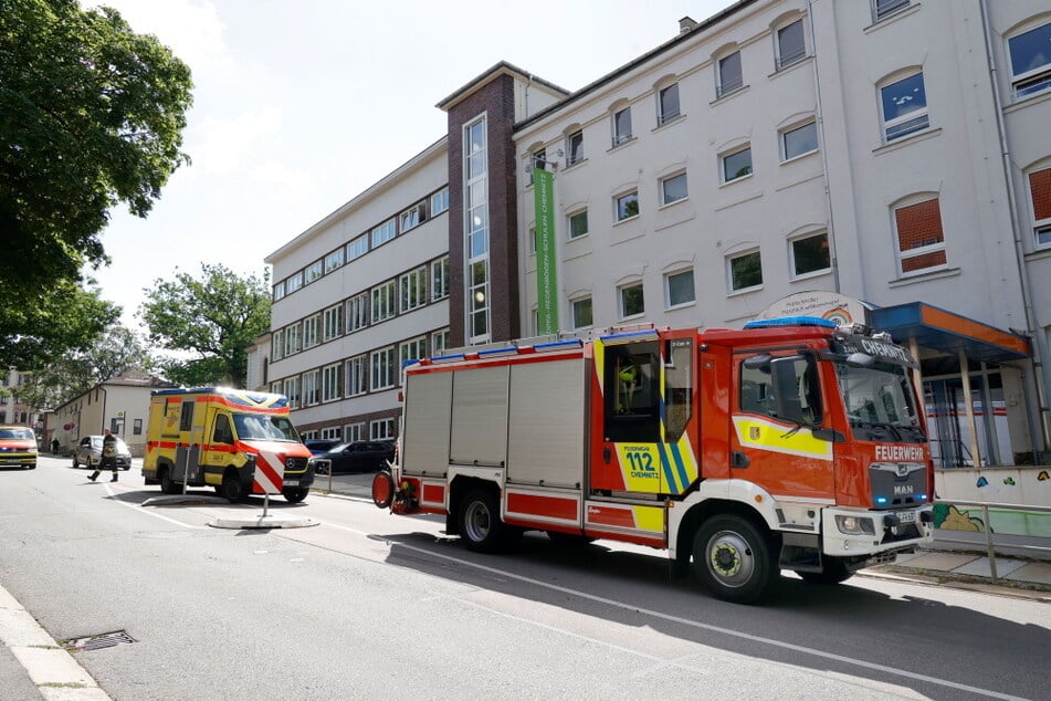 Chemnitz: Feuerwehreinsatz an Chemnitzer Schule: Schüler im Krankenhaus