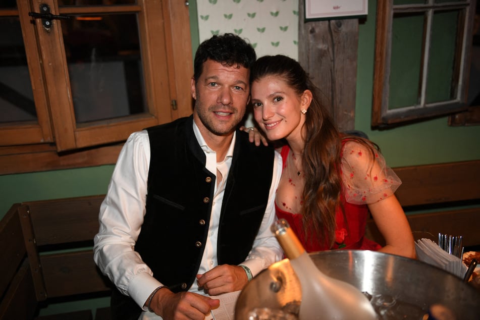 Michael Ballack (49) und Sophia Schneiderhan (26) wollen heiraten.