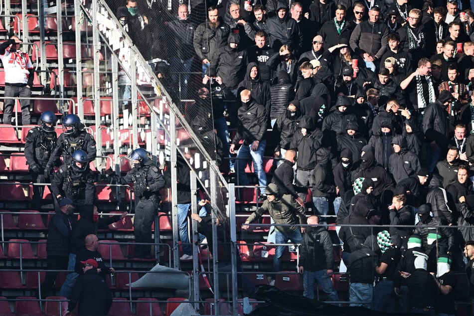 1. FC Köln gegen Schalke: Polizei bereitet sich auf Fan-Krawalle vor