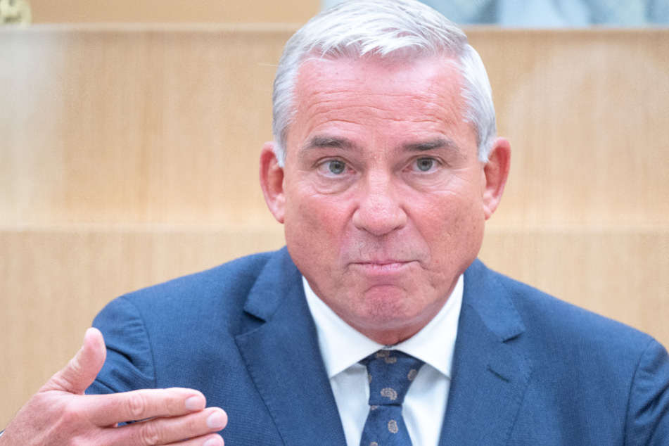 Innenminister Thomas Strobl (61, CDU) fordert einen allumfassenden Lockdown.