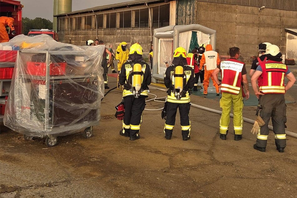 Was als Unterstützung für den Rettungsdienst begann, endete mit einem Gefahrguteinsatz mit zahlreich beteiligten Einsatzkräften aus dem gesamten Landkreis.