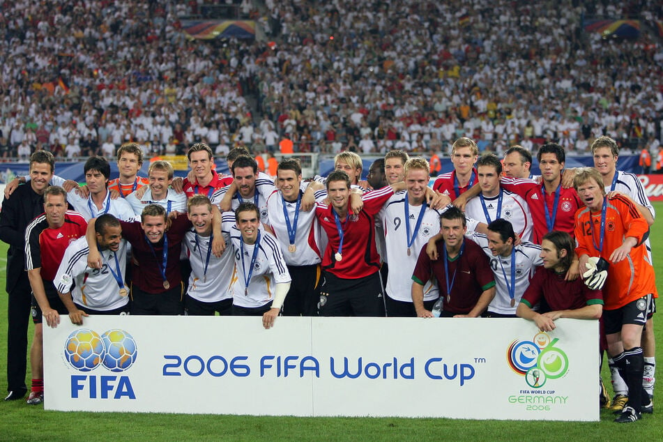 Bei der WM 2006 feierte die deutsche Nationalmannschaft mit Platz drei ein echtes Sommermärchen.