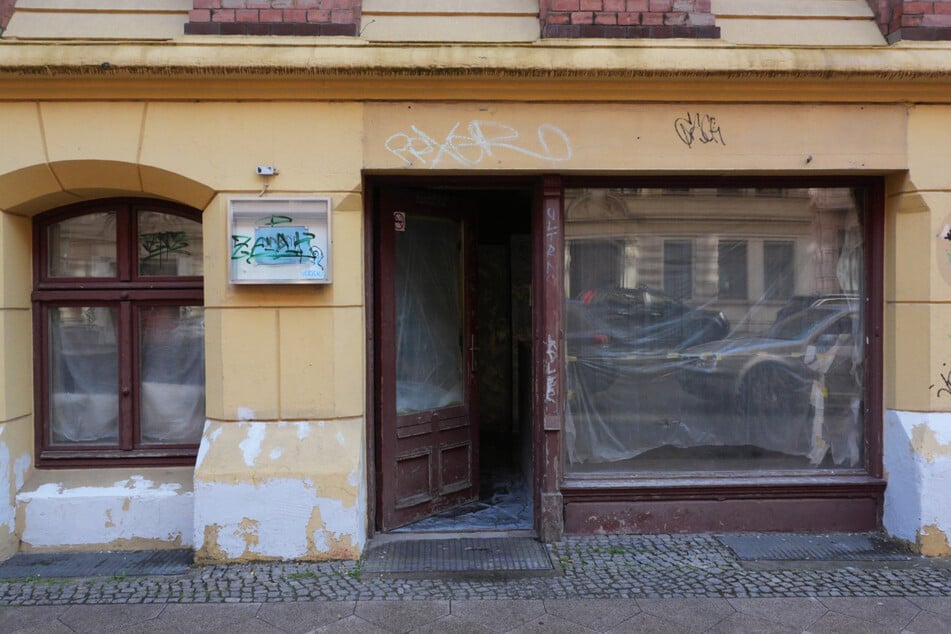 Noch ist an der Fassade der Sternstraße 29 nicht zu erkennen, dass hier die Moon Bar eröffnet. Einst war hier die "Urbar" drin.