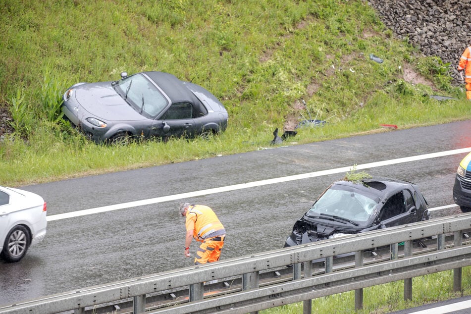 Beide am Crash beteiligten Fahrzeuge waren im Anschluss nicht mehr fahrtauglich.