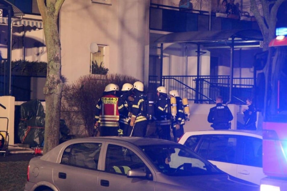 Fünf Menschen, darunter ein Kind, mussten dabei evakuiert werden.