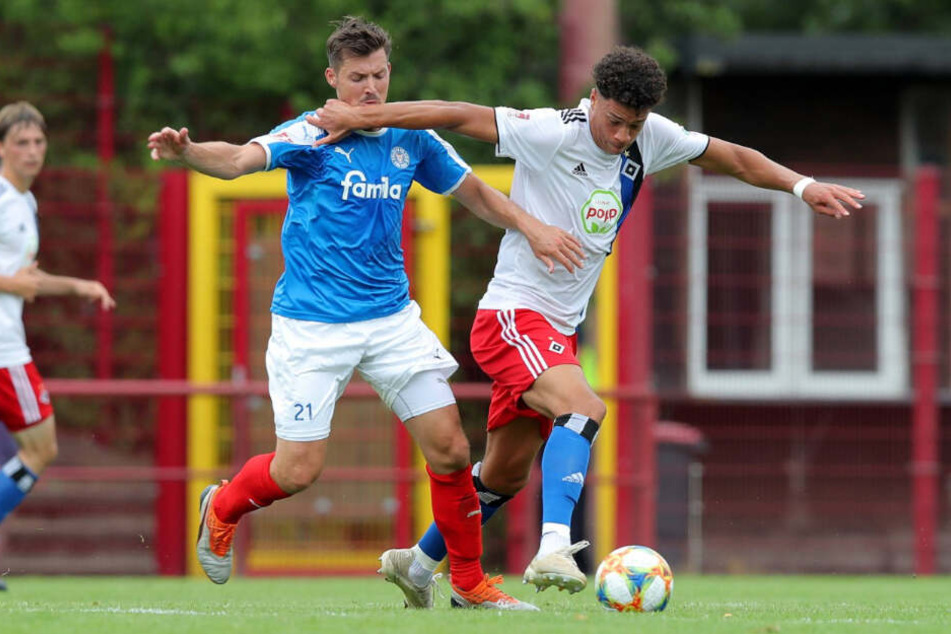 Jonas David (rechts) ist wie hier zu sehen, meist in der Regionalliga-Elf des HSV im Einsatz.