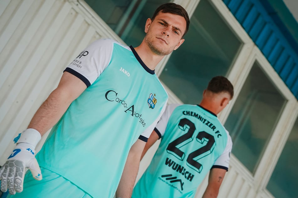 David Richter präsentiert den neuen Look im Kasten.