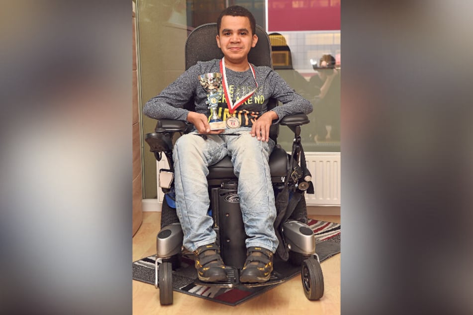 Der Dresdner Acacio Cossa (30) leidet an Muskeldystrophie. Mit seinem Sport ist er erfolgreich, fand neue Freunde und Selbstvertrauen.