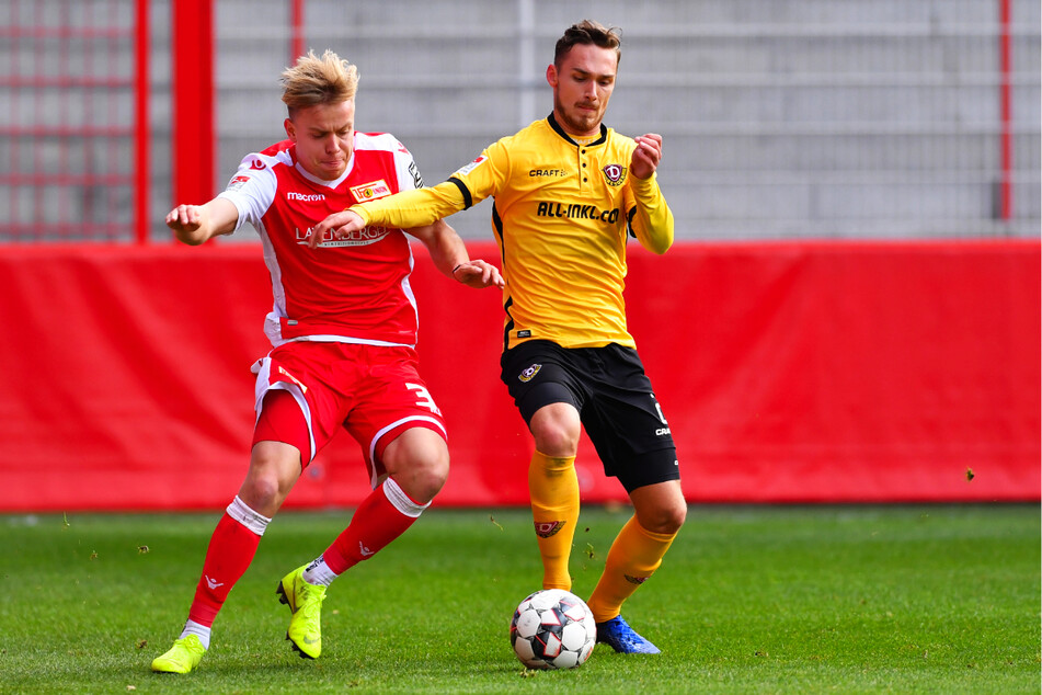 Lennard Maloney (21, l.) wurde von 2012 bis 2020 beim 1. FC Union Berlin ausgebildet und galt in der Hauptstadt als großes Talent. Einmal kam er in der 2. Bundesliga für die Eisernen zum Einsatz und hier auch im Testspiel am 15. November 2018 gegen Dynamo Dresden.