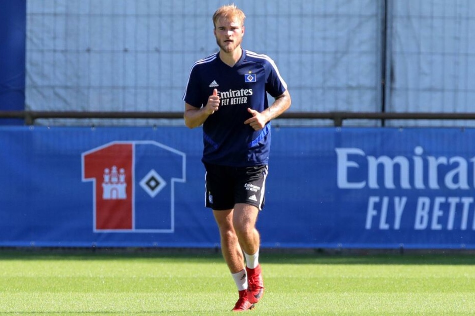 Innenverteidiger Timo Letschert absolvierte sein erstes Training mit den neuen Kollegen.